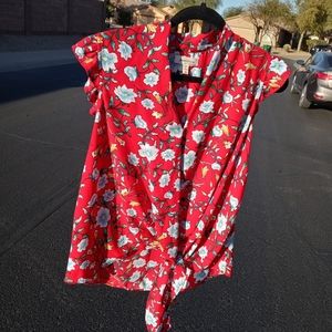 Pretty floral monteau top